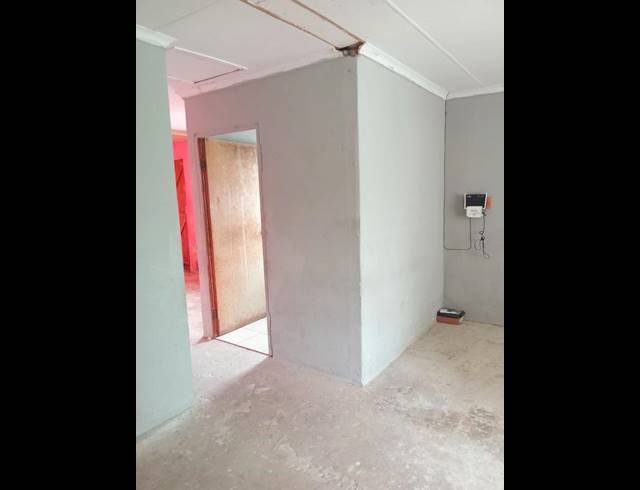2 BEDROOM HOUSE FOR SALE IN BLOEMENDAL